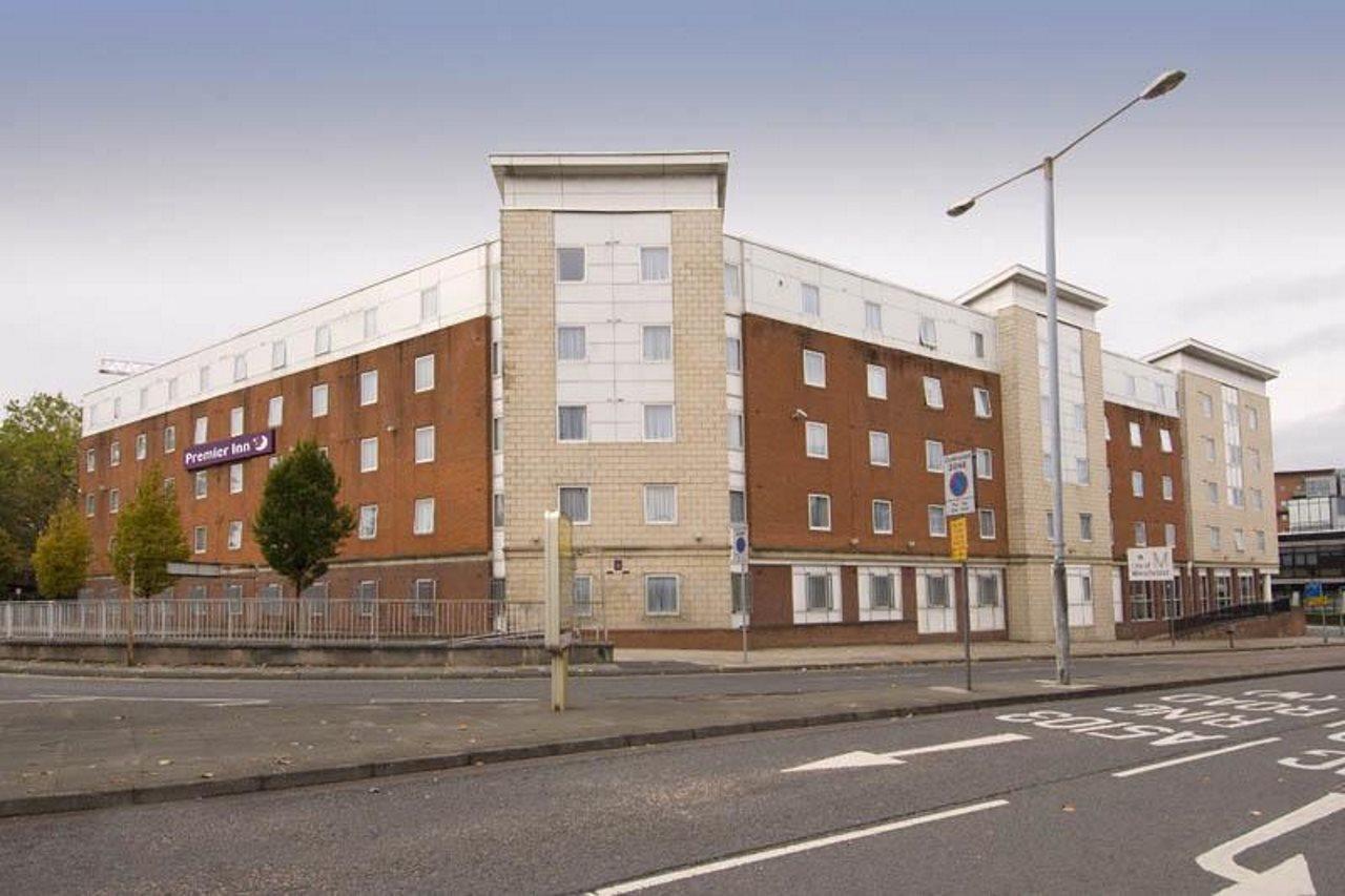 Premier Inn Manchester City Centre Экстерьер фото