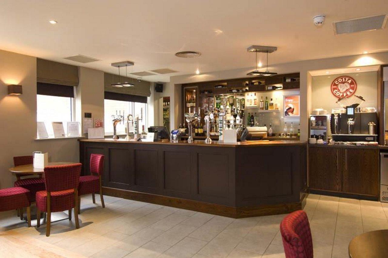 Premier Inn Manchester City Centre Экстерьер фото