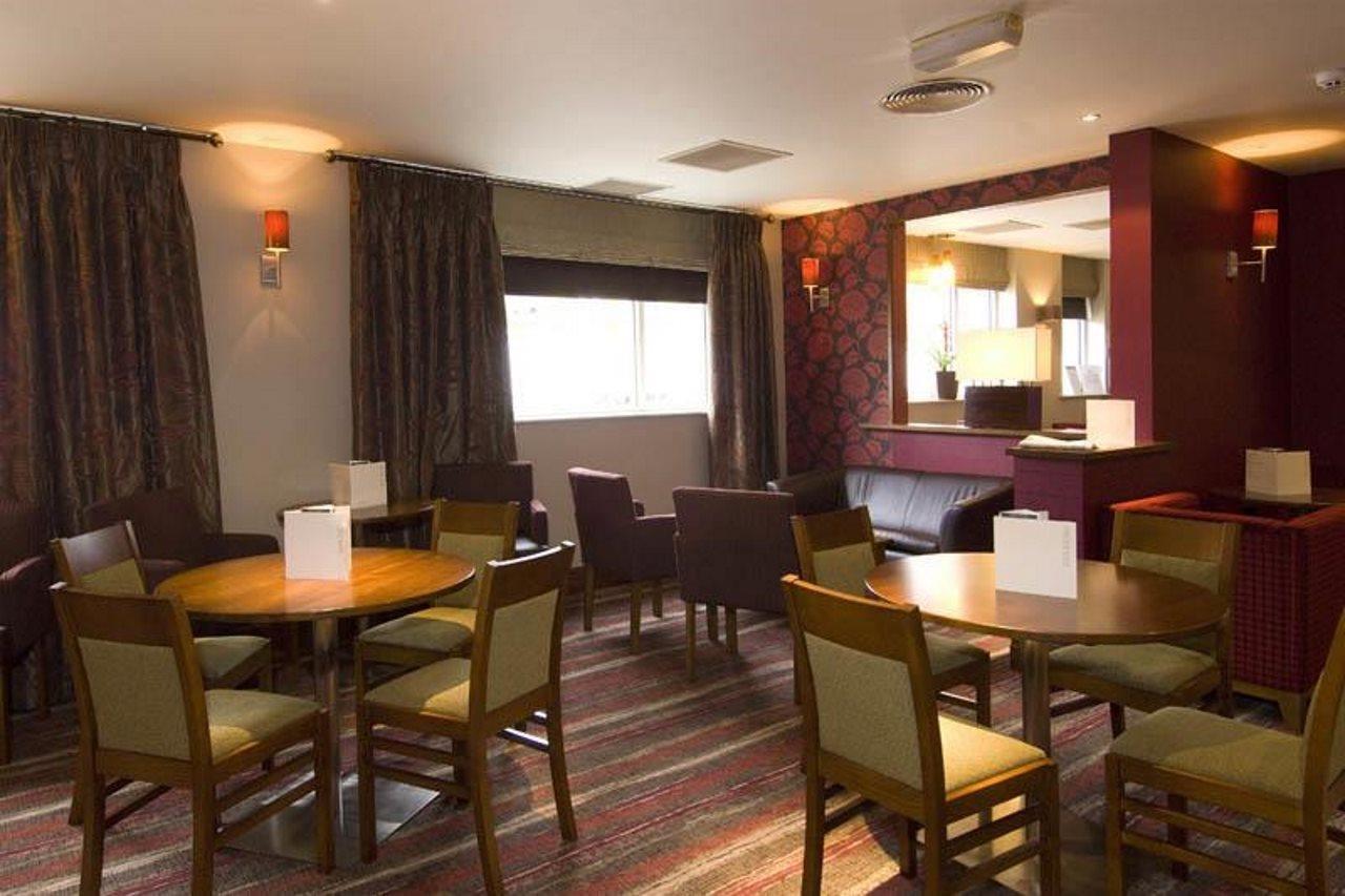 Premier Inn Manchester City Centre Экстерьер фото