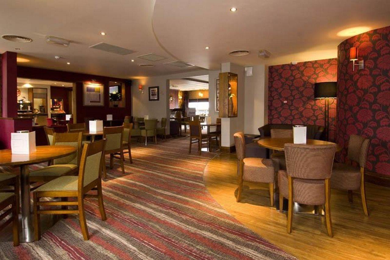 Premier Inn Manchester City Centre Экстерьер фото