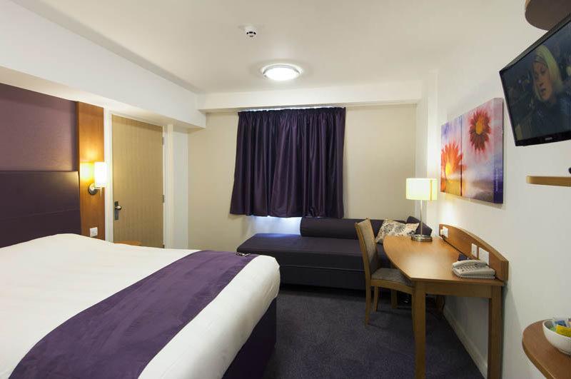 Premier Inn Manchester City Centre Экстерьер фото